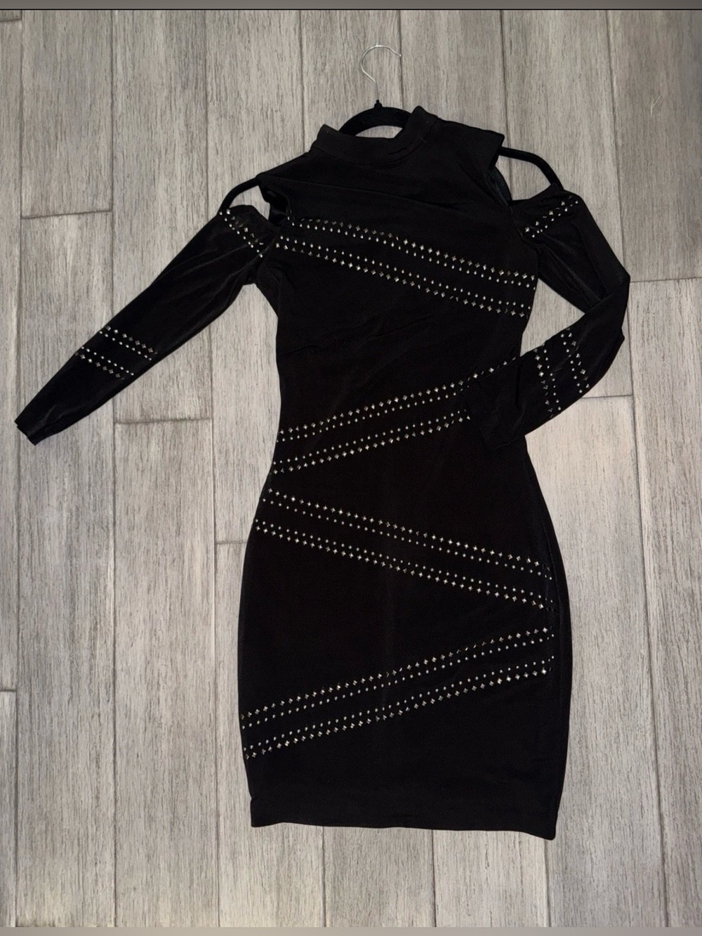 GUESS Black Cold Shoulder Studded Dress Long Sleeve Size 0 - Picture 4 of 5